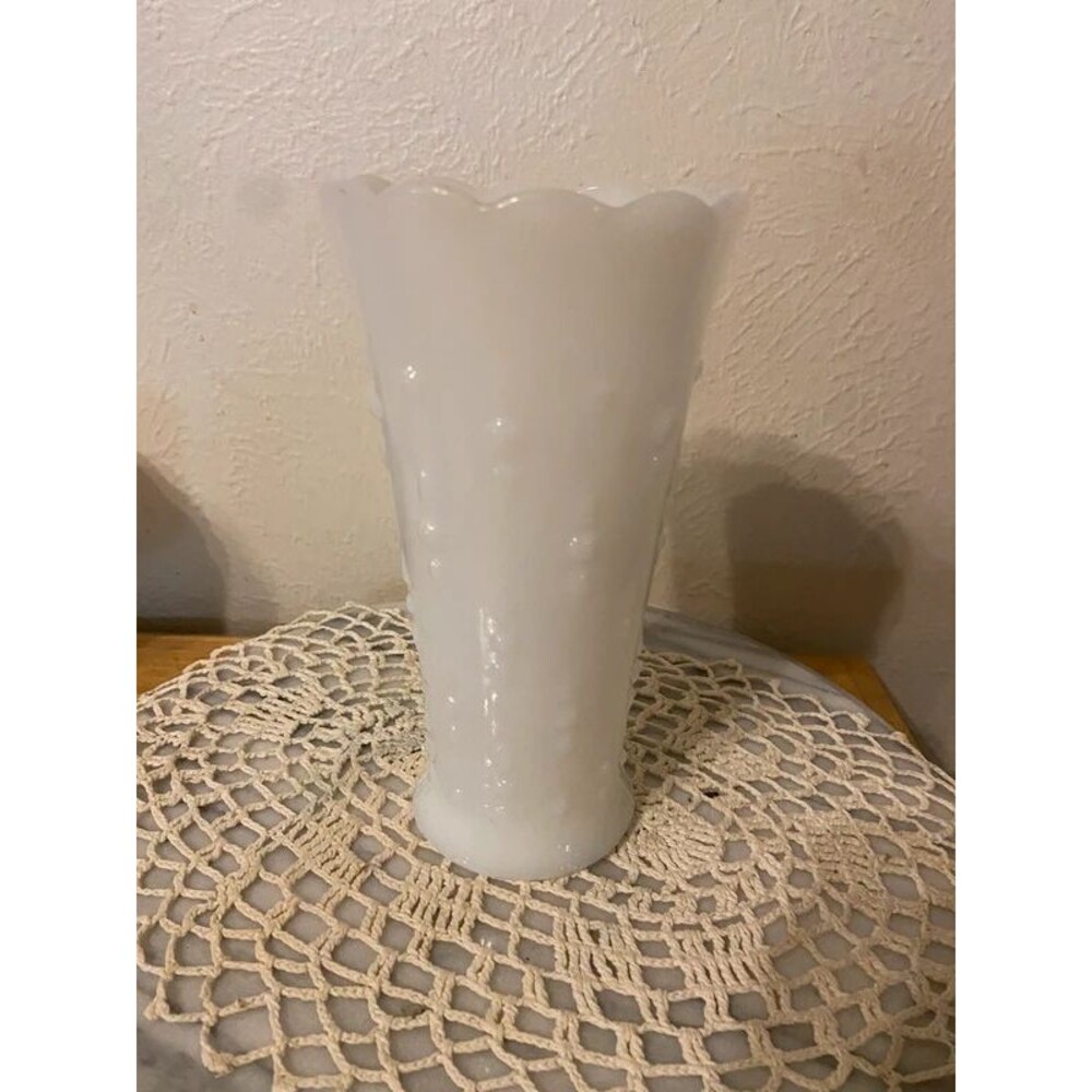 Vintage Anchor Hocking White Milk Glass Vase, Teardrop and Pearl